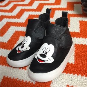 Mickey Mouse casual shoe